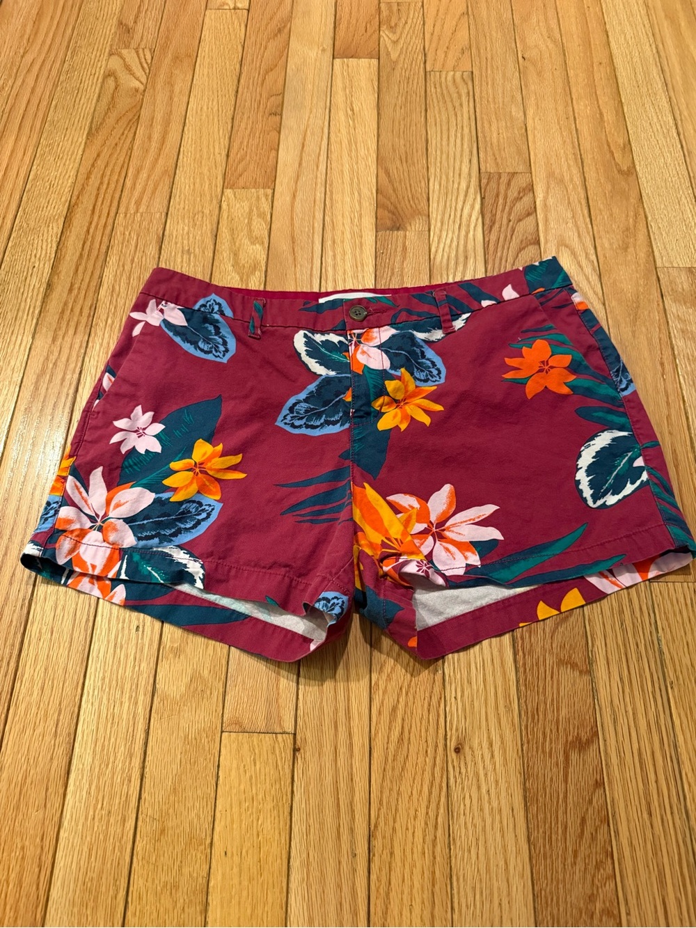 Old Navy Floral Tropical Print Bermuda Everday Shorts Size 10 Beach travel